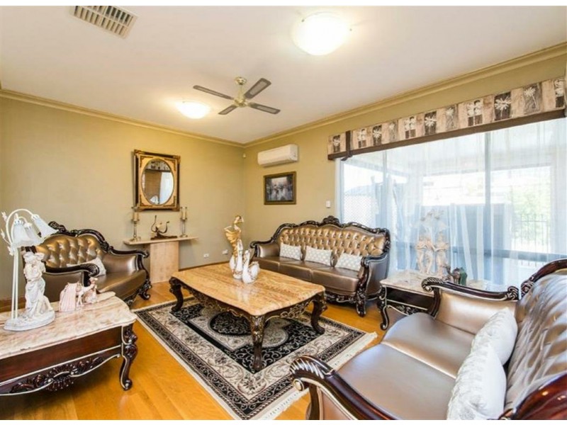 32 Roebuck Avenue, Canning Vale WA 6155