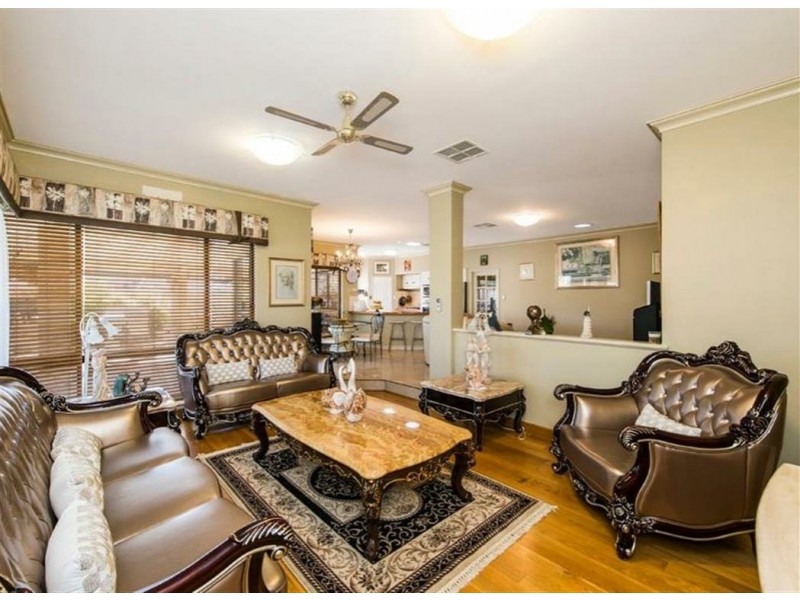 32 Roebuck Avenue, Canning Vale WA 6155