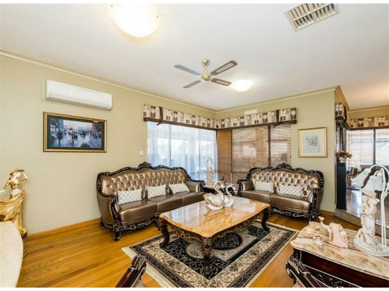 32 Roebuck Avenue, Canning Vale WA 6155