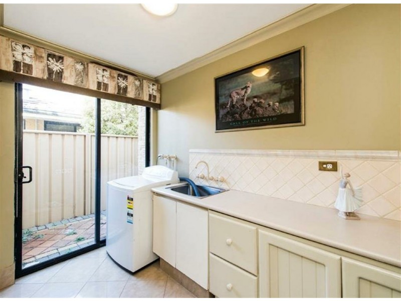 32 Roebuck Avenue, Canning Vale WA 6155