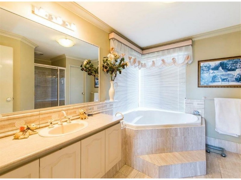 32 Roebuck Avenue, Canning Vale WA 6155