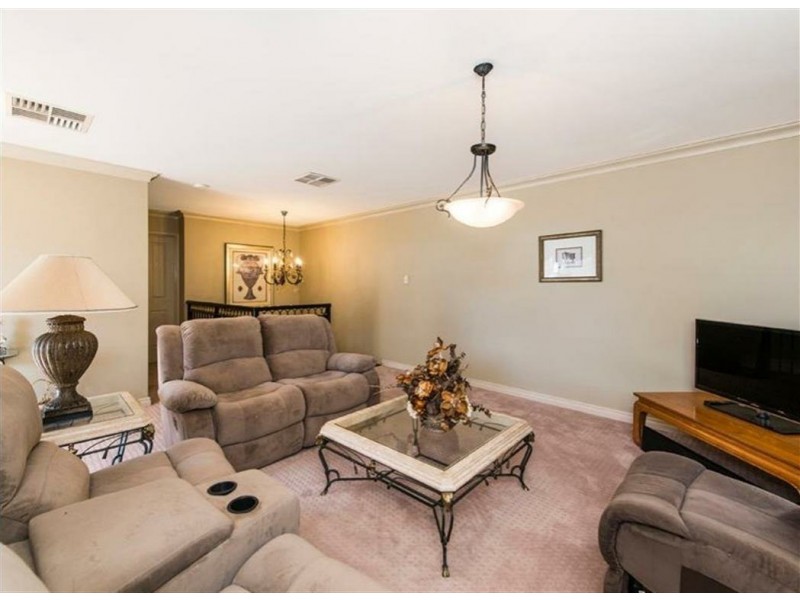 32 Roebuck Avenue, Canning Vale WA 6155