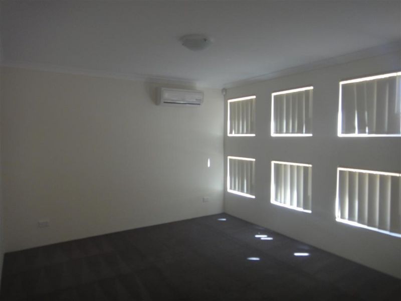 4/17-21 Third Avenue, Kelmscott WA 6111