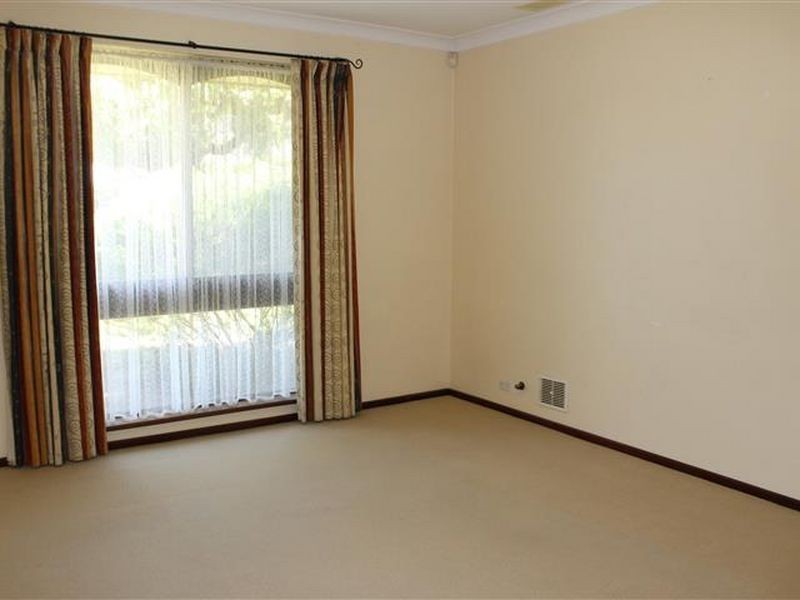 25 Delwood Place, Willetton WA 6155