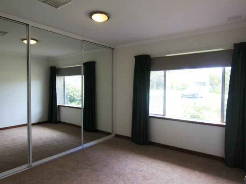 14 Rhonda Ave, Willetton WA 6155