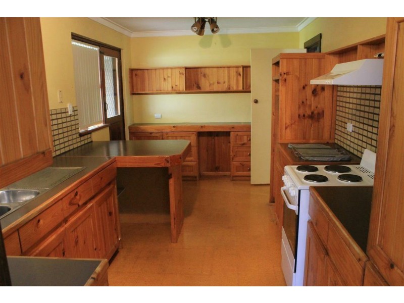 8 Pembury Crescent, Ferndale WA 6148