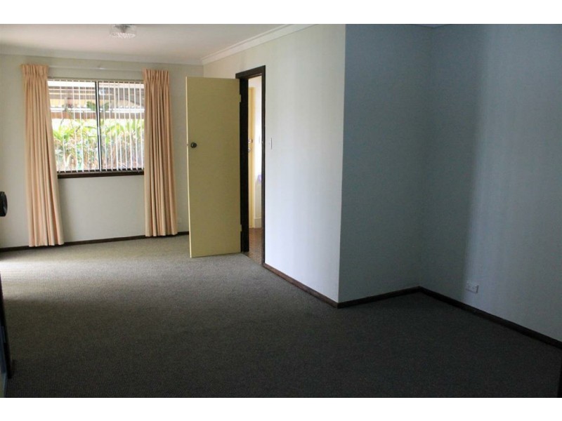 8 Pembury Crescent, Ferndale WA 6148