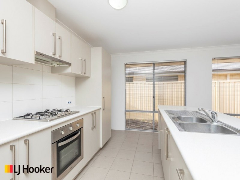 23 Mariposa Gardens, Success WA 6164