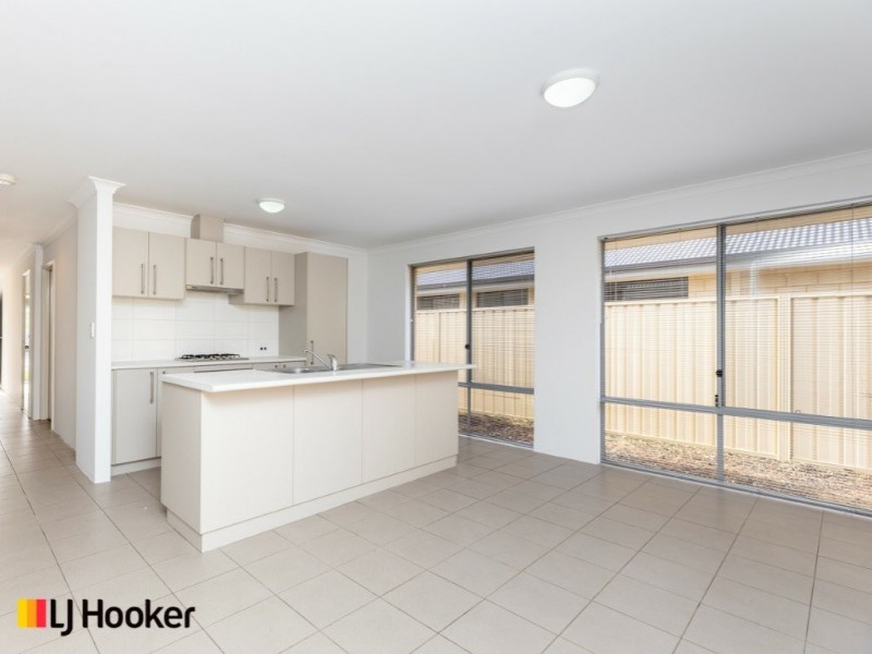 23 Mariposa Gardens, Success WA 6164