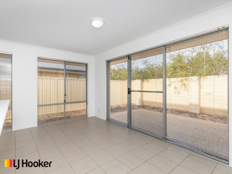 23 Mariposa Gardens, Success WA 6164