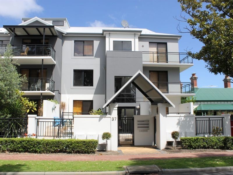 1/37 Labouchere Road, South Perth WA 6151