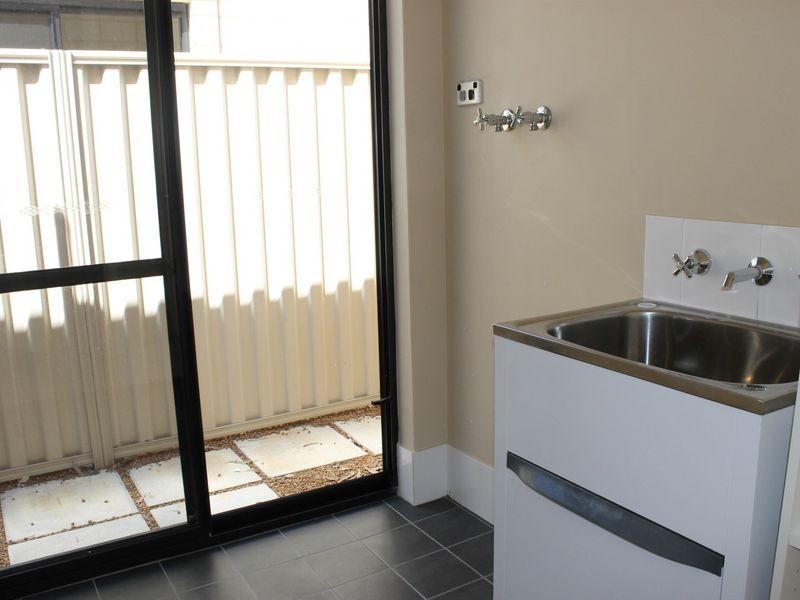 20b Edward Street, Queens Park WA 6107