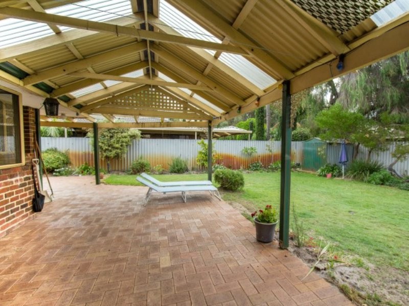 15 Chaparral Crescent, Willetton WA 6155