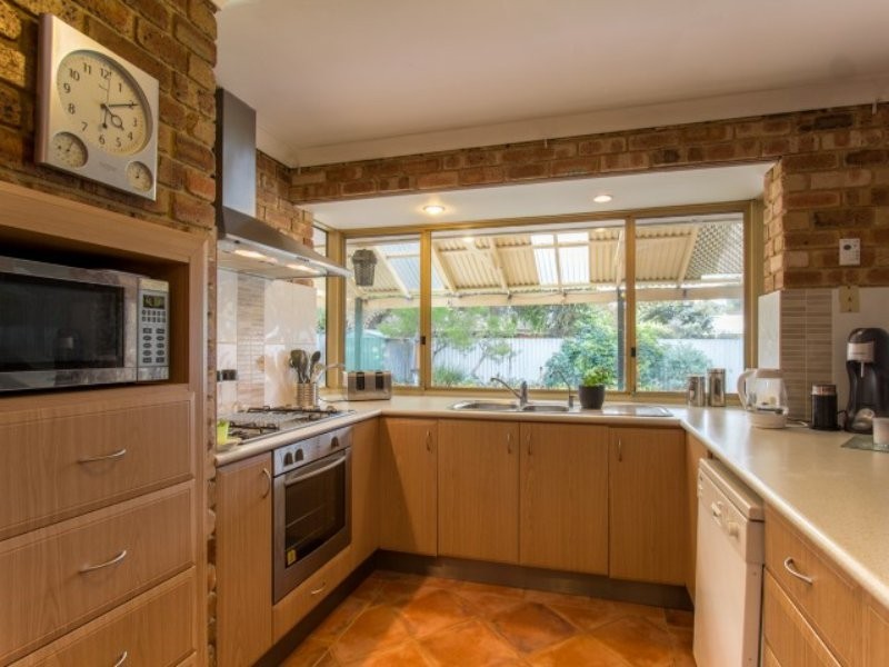 15 Chaparral Crescent, Willetton WA 6155