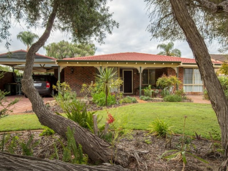 15 Chaparral Crescent, Willetton WA 6155