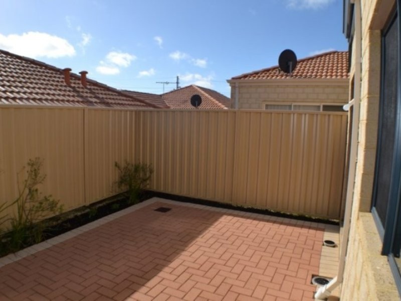 4 Penola Court, Clarkson WA 6030