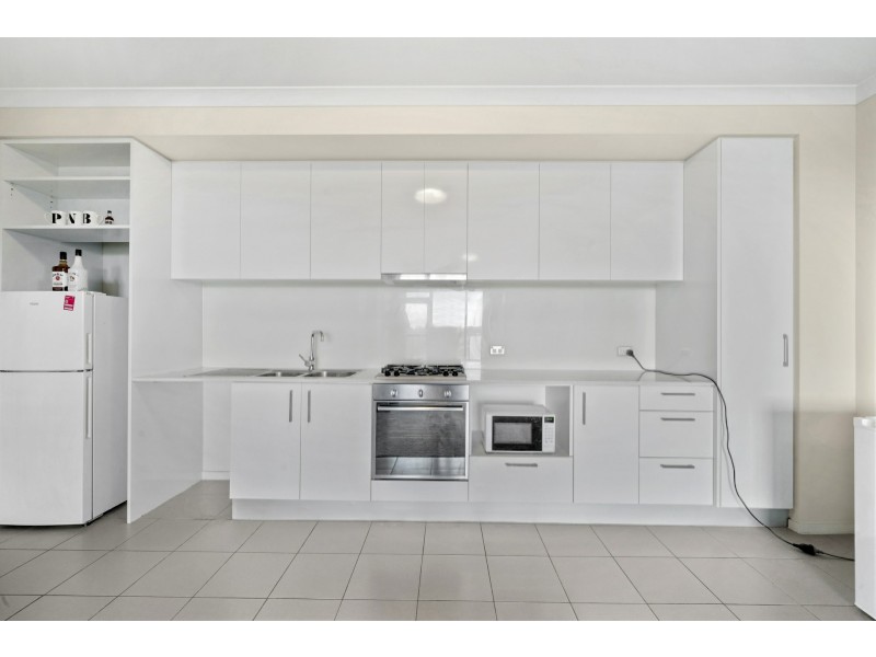 401/25 Malata Crescent, Success WA 6164