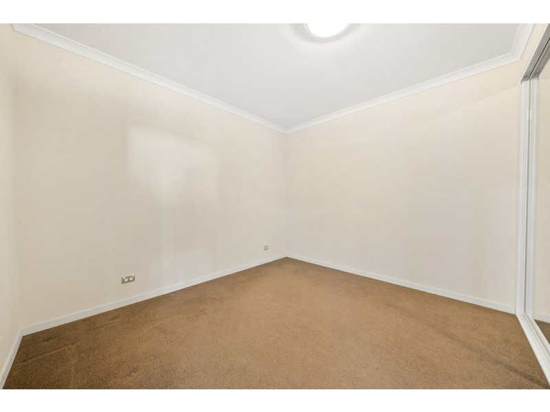 401/25 Malata Crescent, Success WA 6164