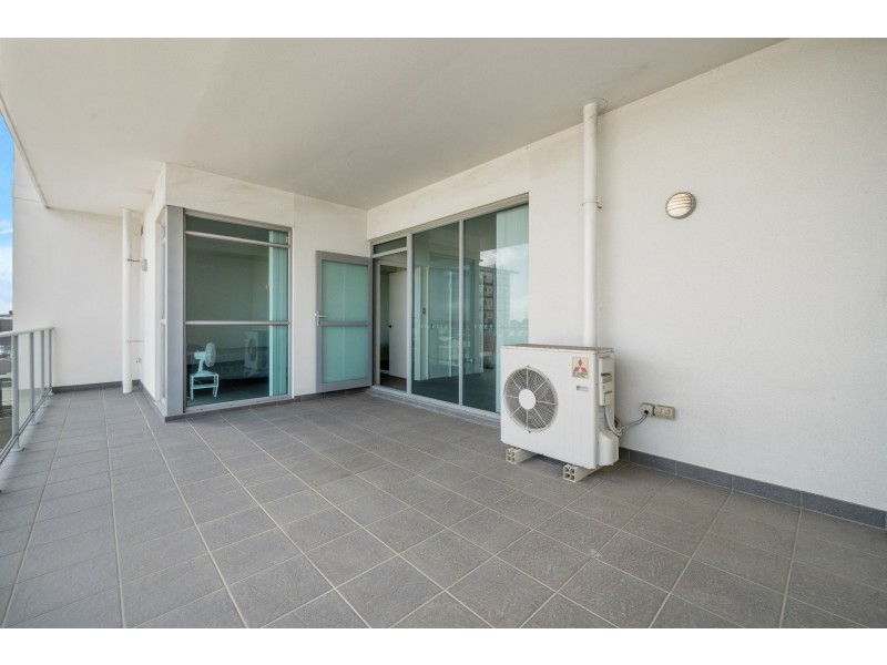 401/25 Malata Crescent, Success WA 6164