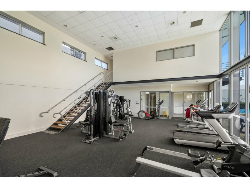 401/25 Malata Crescent, Success WA 6164