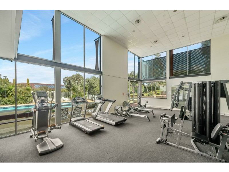 401/25 Malata Crescent, Success WA 6164