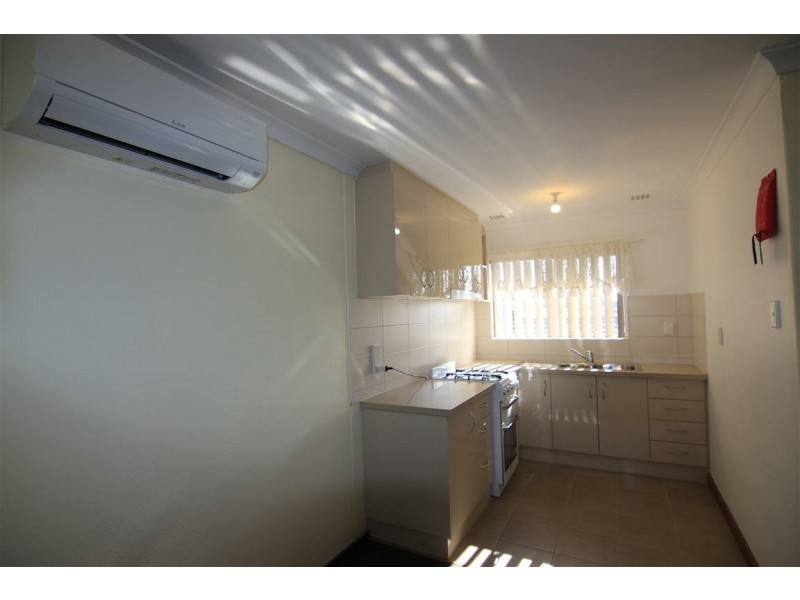 4/3 Acton Avenue, Bentley WA 6102