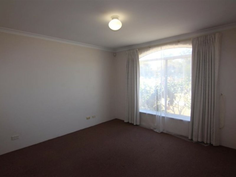 6 Davies Lane, Bentley WA 6102