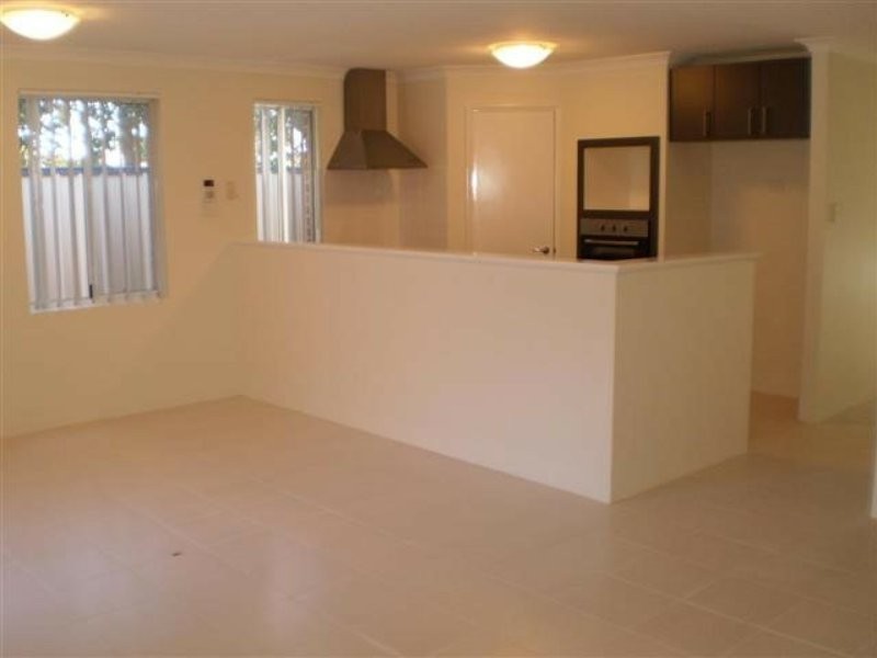 8/54 Sixth Road, Armadale WA 6112