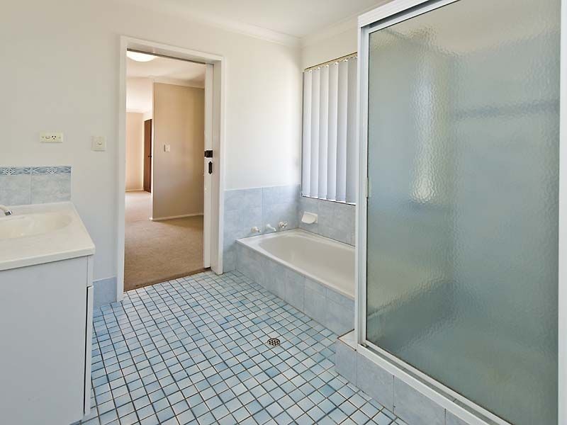 50 Hossack Avenue, Parkwood WA 6147