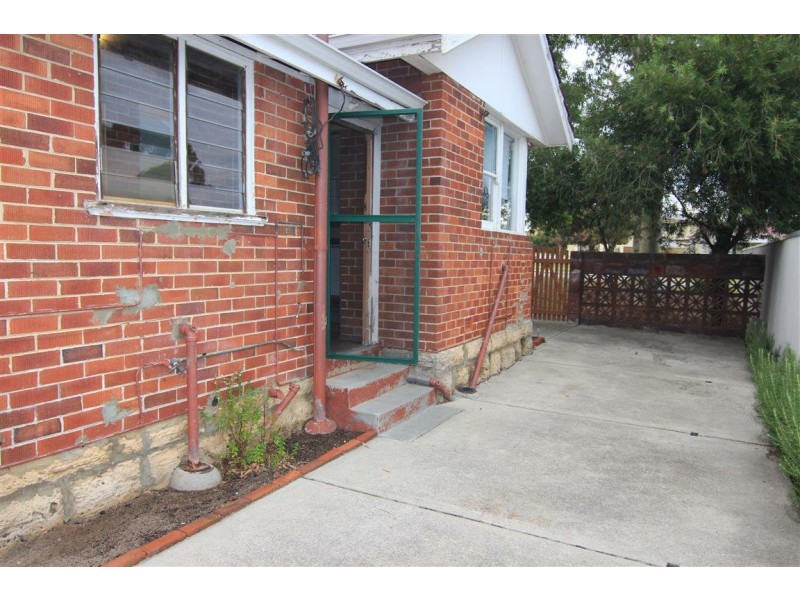14 Andrews Road, Wilson WA 6107