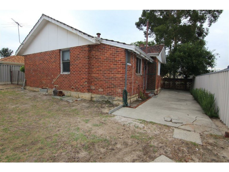 14 Andrews Road, Wilson WA 6107