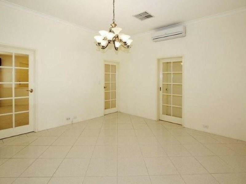 25 Meranda Lane, Success WA 6164