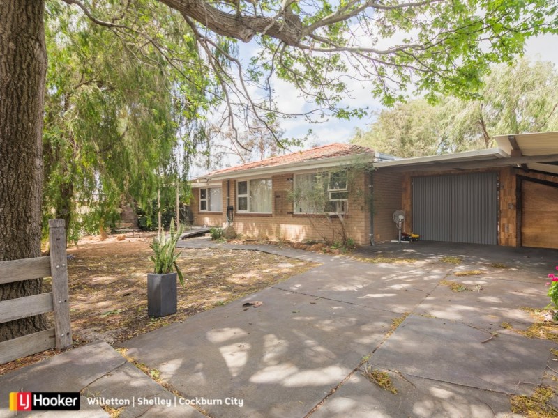 40 Spring Road, Thornlie WA 6108