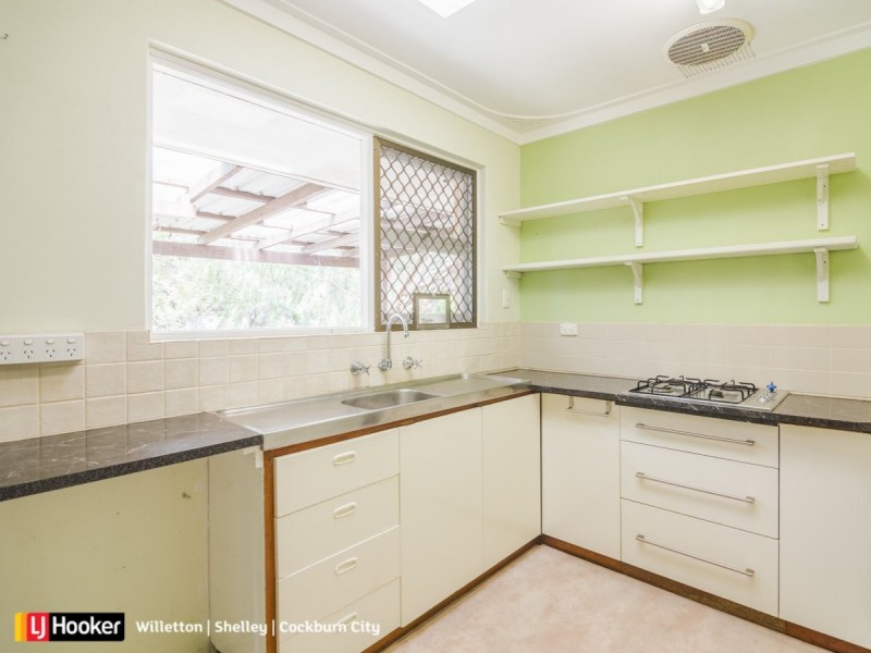 40 Spring Road, Thornlie WA 6108