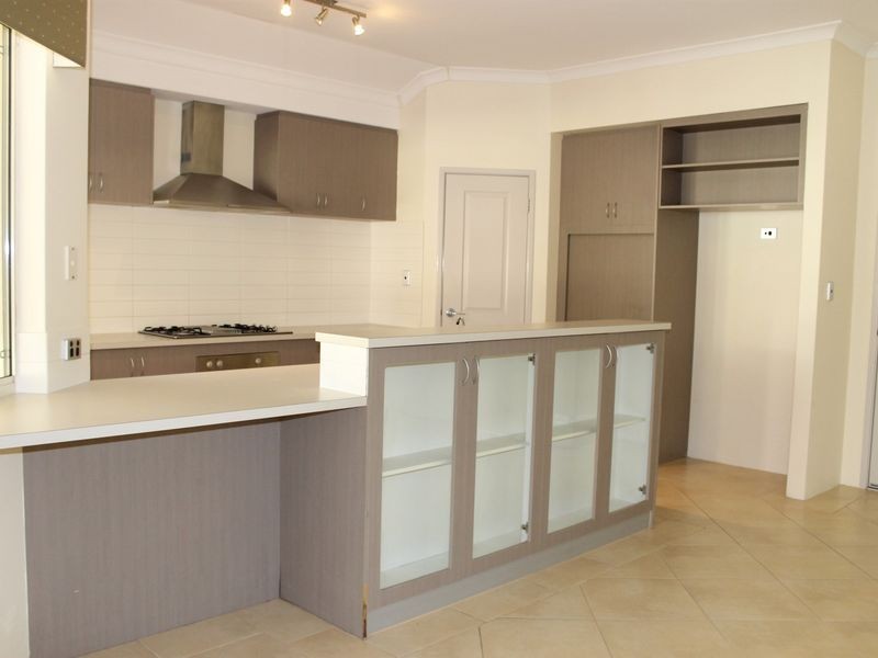16 Quenda Drive, Canning Vale WA 6155