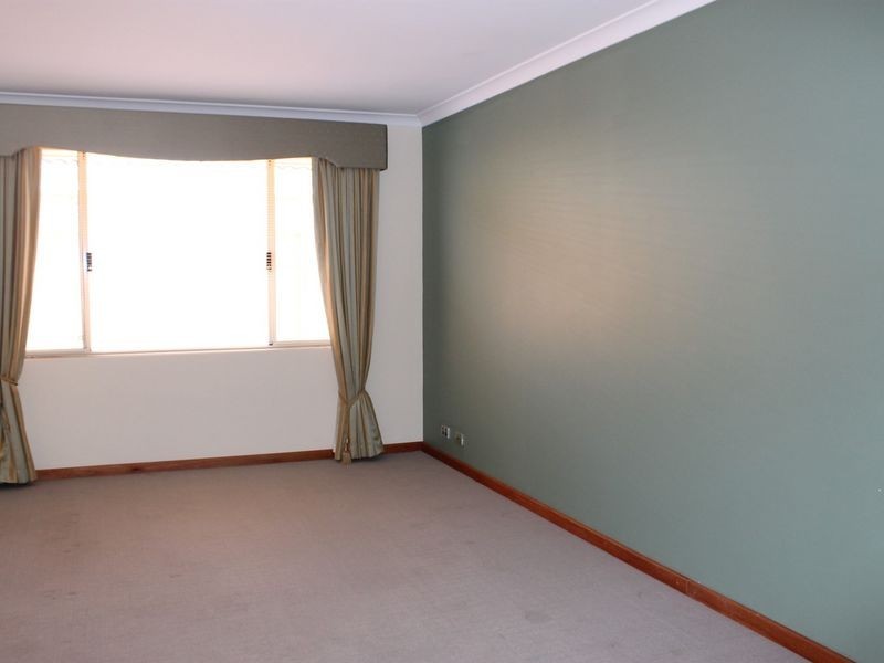 16 Quenda Drive, Canning Vale WA 6155