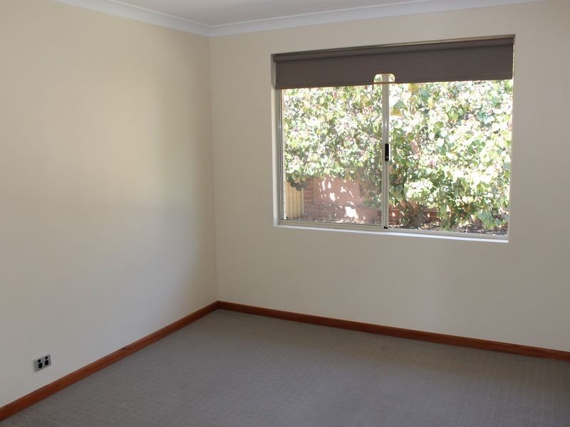 16 Quenda Drive, Canning Vale WA 6155