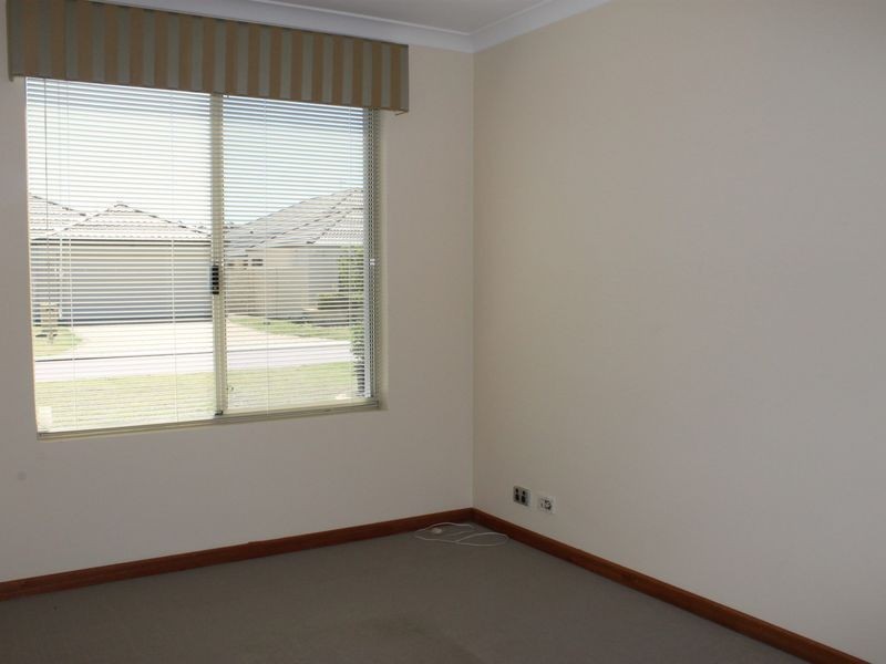 16 Quenda Drive, Canning Vale WA 6155