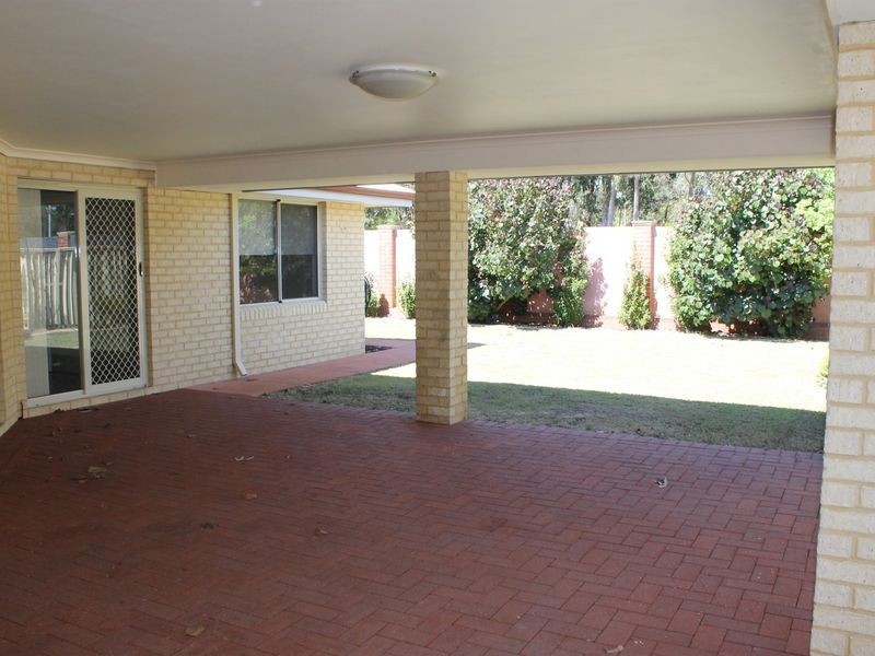 16 Quenda Drive, Canning Vale WA 6155
