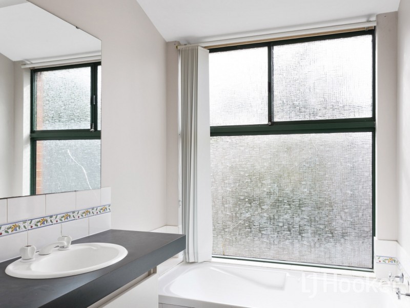 21 Greenshank Close, East Cannington WA 6107