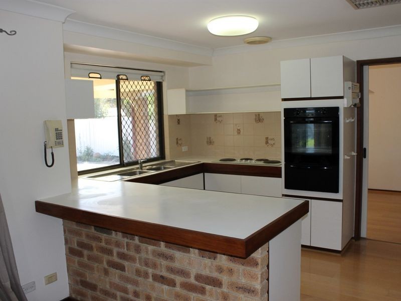 11 Fabian Close, Willetton WA 6155