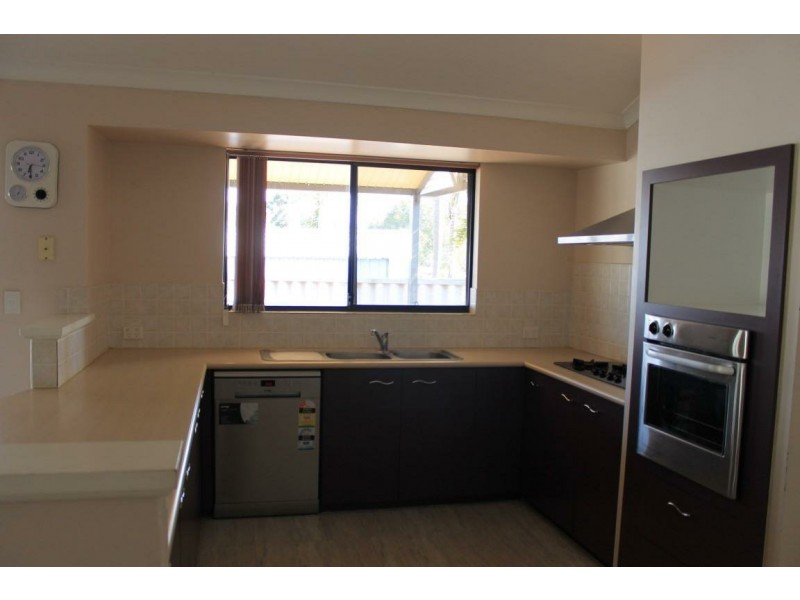 8 Ellery Court, Success WA 6164