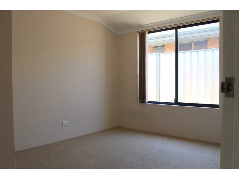 8 Ellery Court, Success WA 6164