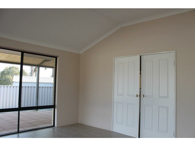 8 Ellery Court, Success WA 6164