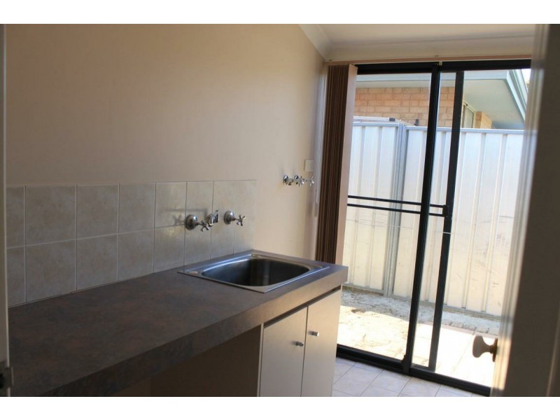 8 Ellery Court, Success WA 6164