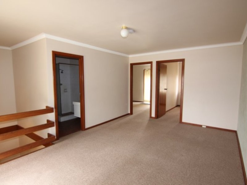 8/19 Freesia Way, Willetton WA 6155