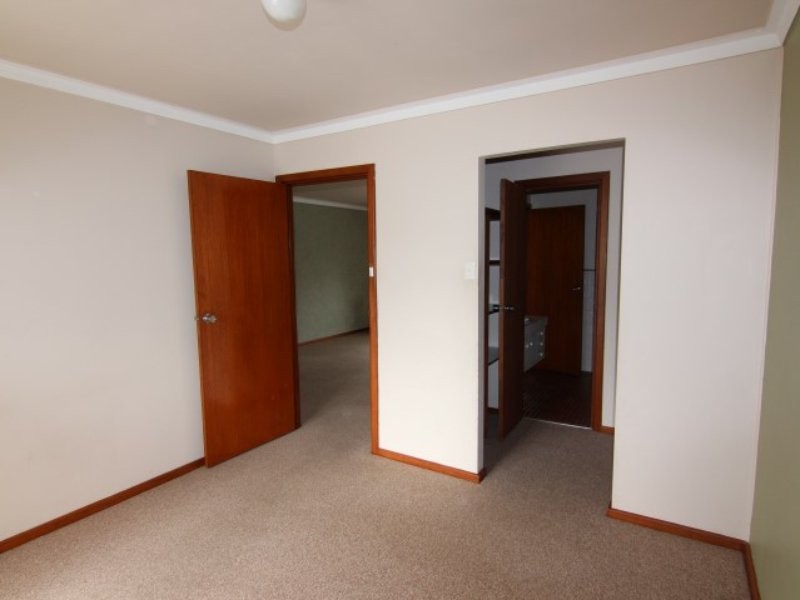 8/19 Freesia Way, Willetton WA 6155
