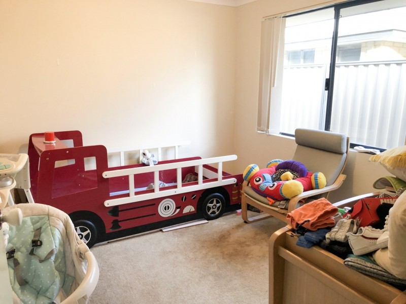 6 Passendale Crescent, Piara Waters WA 6112