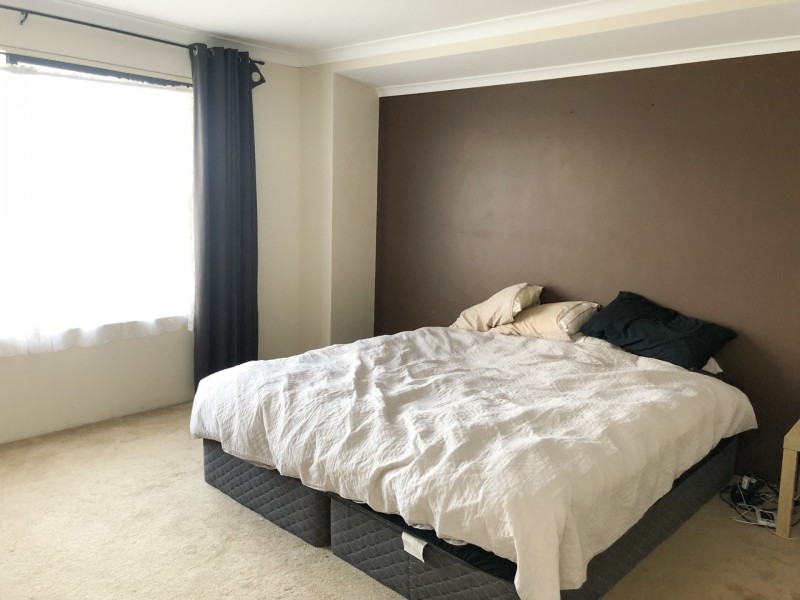 6 Passendale Crescent, Piara Waters WA 6112