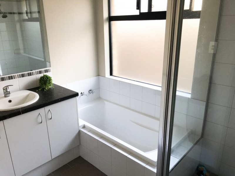 6 Passendale Crescent, Piara Waters WA 6112